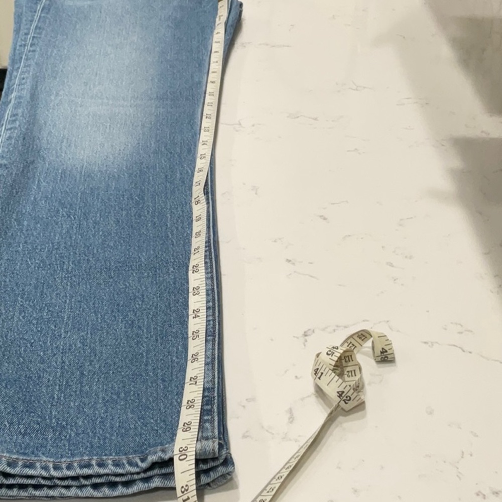 GAP 90s straight high rise. Slim through the hip & thigh. Straight leg size 28/6 - Picture 10 of 13